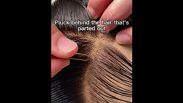 Wig pro teaches you how to pluck your wig! #Beginner friendly💅🏿💅🏿💅🏿#Beautyforever