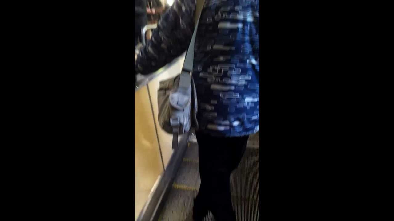 Босиком в машине