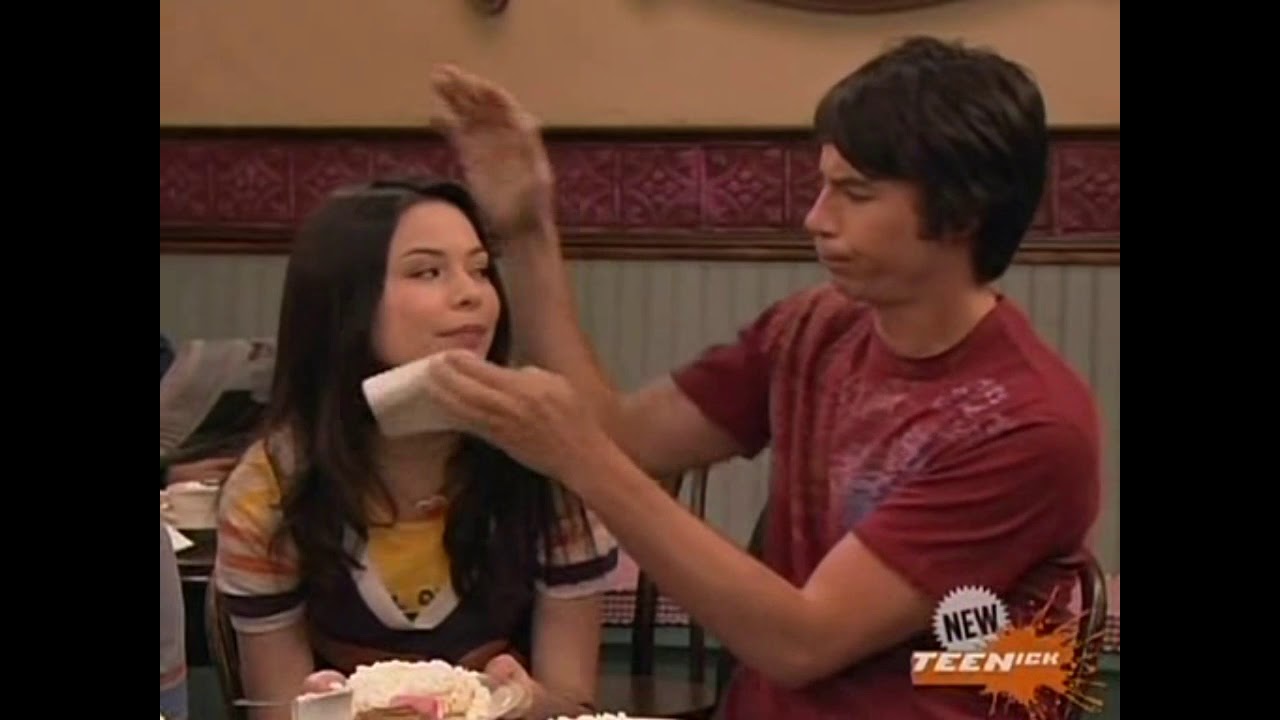 [iCarly] Carly's Eating Pie YouTube