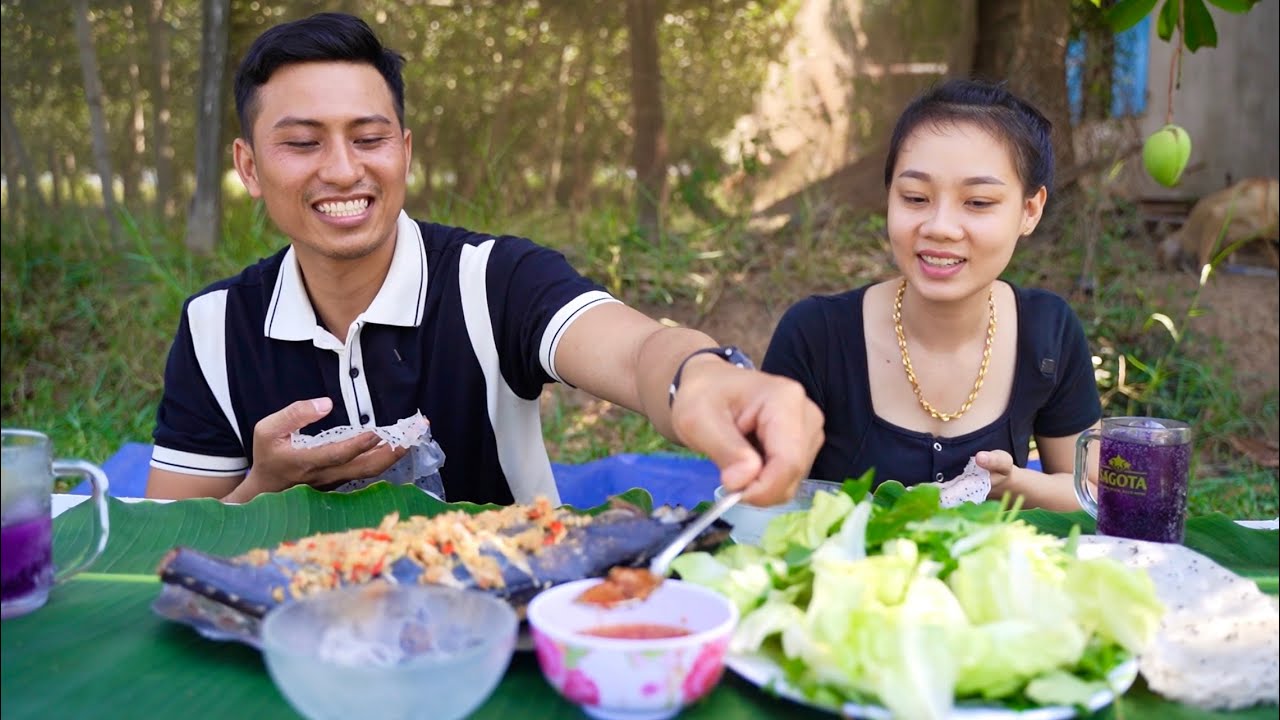 Cá Hấp Sã Cuốn Bánh Tráng Ngồi Tâm Sự Những Ngày Đi Núi Cùng “Em Hàng Xóm”