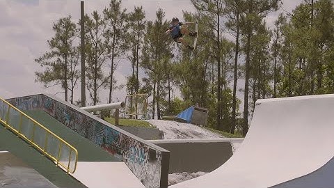 Timo Kapl – Switch BS 360 Rewind into the Wall