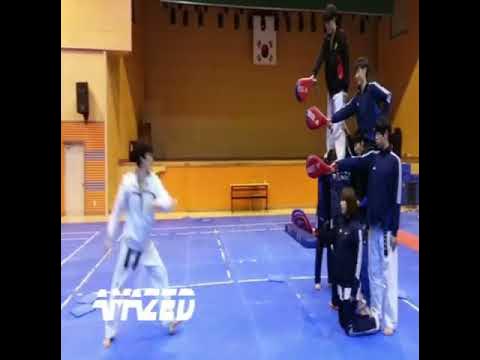 Торнадо удар ногой