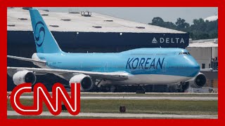 Download Lagu Detained South Korean workers flying home MP3 Download Lagu Detained South Korean workers flying home MP3
