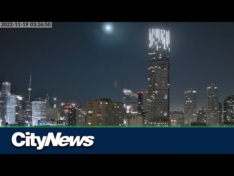 Meteor lights up Toronto night sky