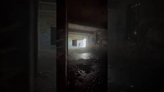 exploring abandoned factory 🫣 #viral #shorts #urbex #abandoned #explore #scary #fyp #decayed