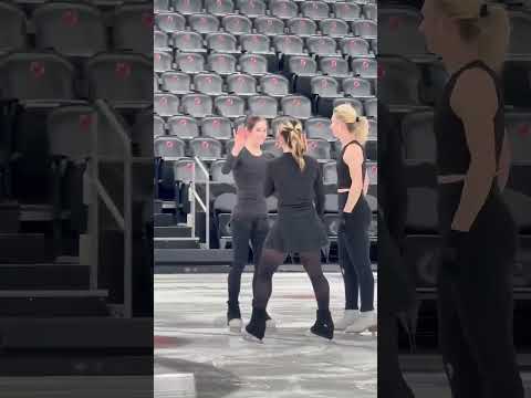 Blade Angels: funny moment ✨ Alysa, Amber, and Isabeau on the ice in Newark (May 1). Stars on Ice