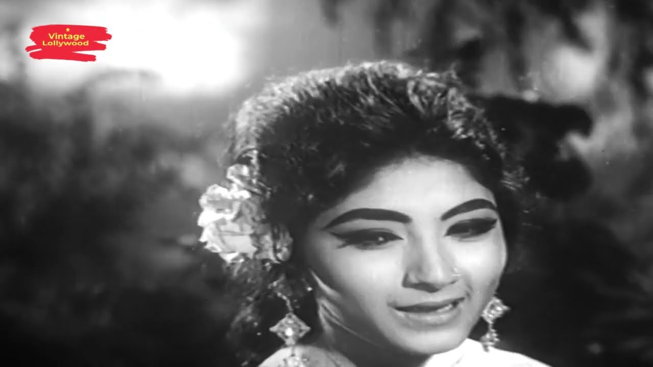 Mere Mehboob Mere Honton Pe Yunhi - Runa Laila - Deeba - Film Mere Bachay Meri Ankhain