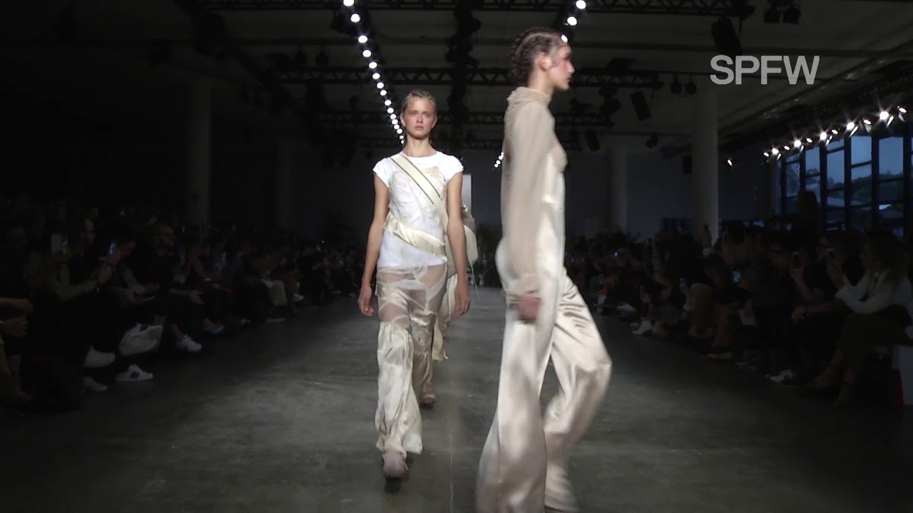 HELO ROCHA | DESFILE 