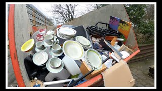 DUMPSTER DIVING SWEDEN|| EXPENSIVE HOUSEHOLD THINGS THROWING IN DUMPSTER