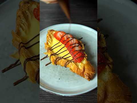 Чизкейк в круассане - быстрый и простой десерт😋