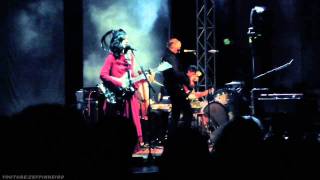 PJ HARVEY - In The Dark Places (live at Aula Magna)