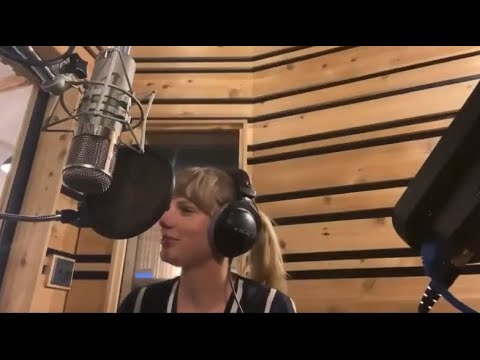 Taylor Swift Recording Betty Behind The Scenes - Folklore