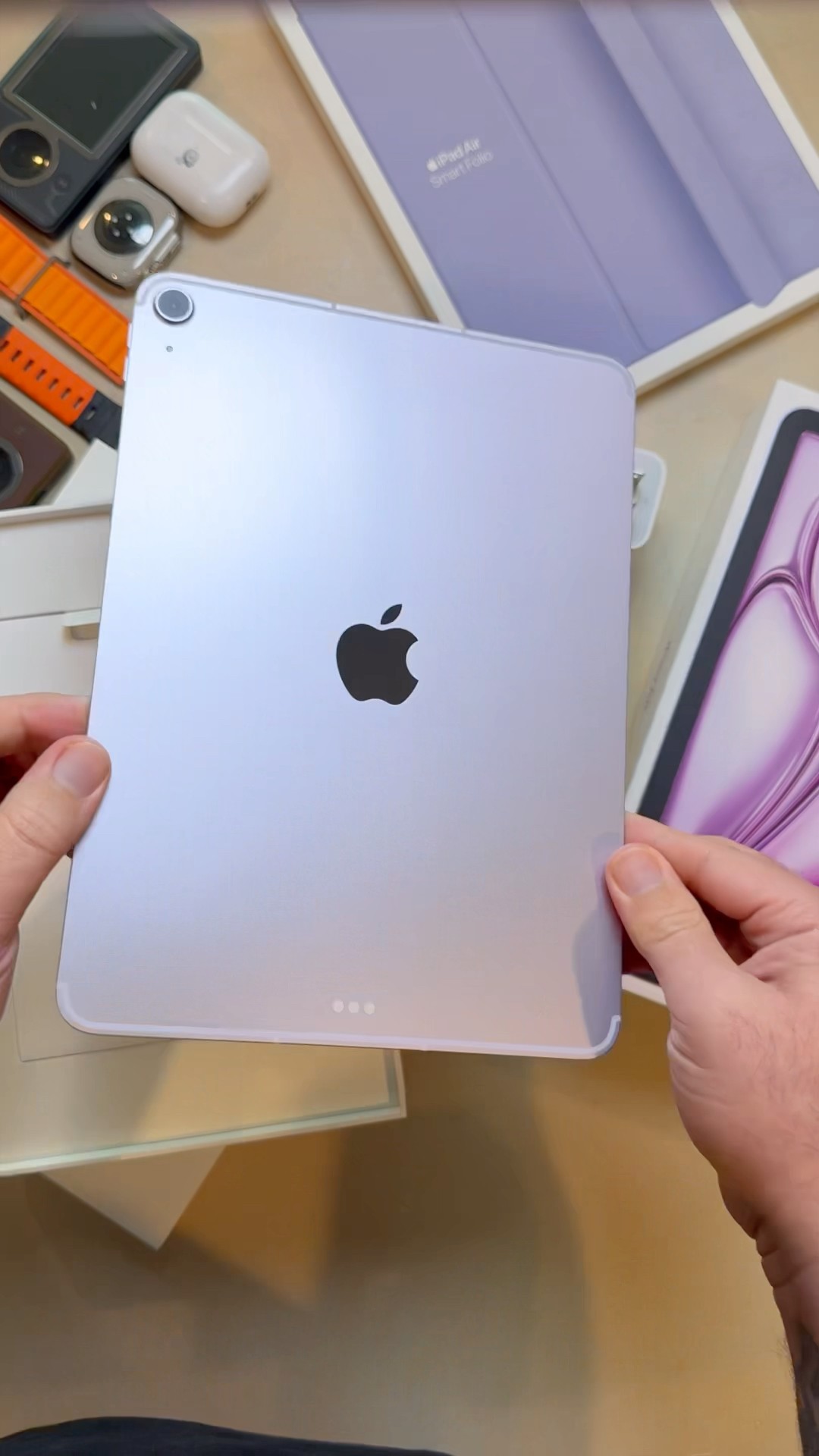iPad Air M3 Unboxing + NEW Magic Keyboard 😍 - YouTube