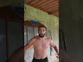 Superou o peso Treino pesado com halteres e luvas!