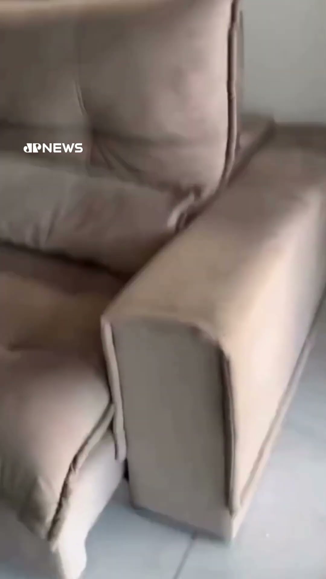 Criança fica ferida em implosão de prédio e família entra em desespero