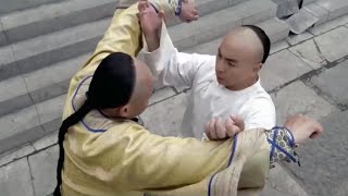 小子武功蓋世，10大武林高手一起上也不是他的對手