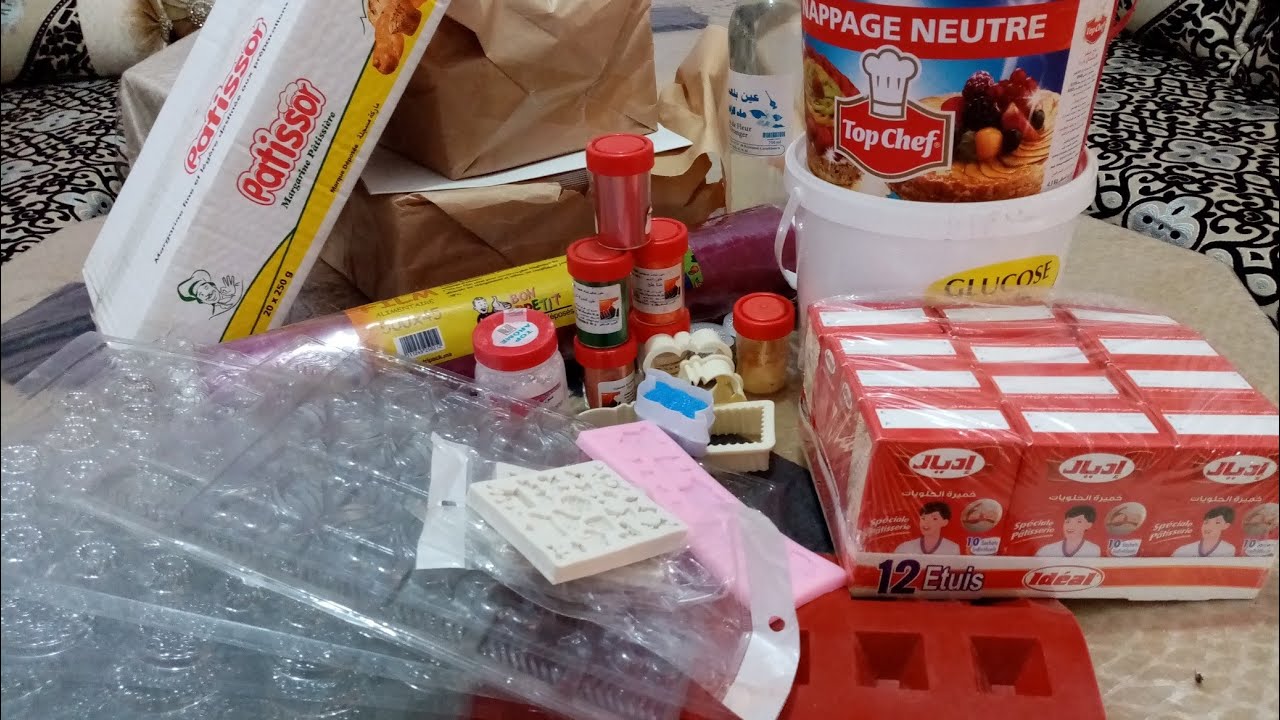 بغيتي تحتارفي ميدان الحلويات؟إليك كل ماتحتاجيه من سلعة اللي تجيبلة العام والجديد فالموتيف والسيليكون