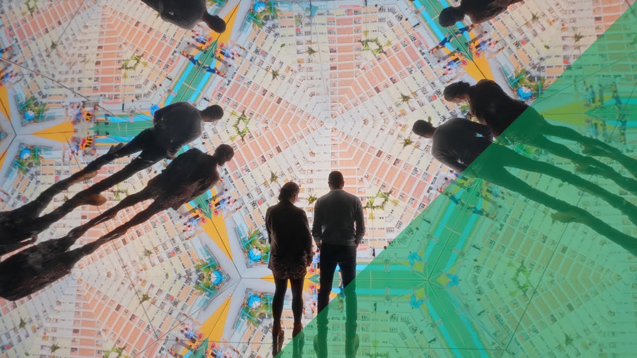 Glassless Mirror build up kaleidoscope effect – Clockenflap