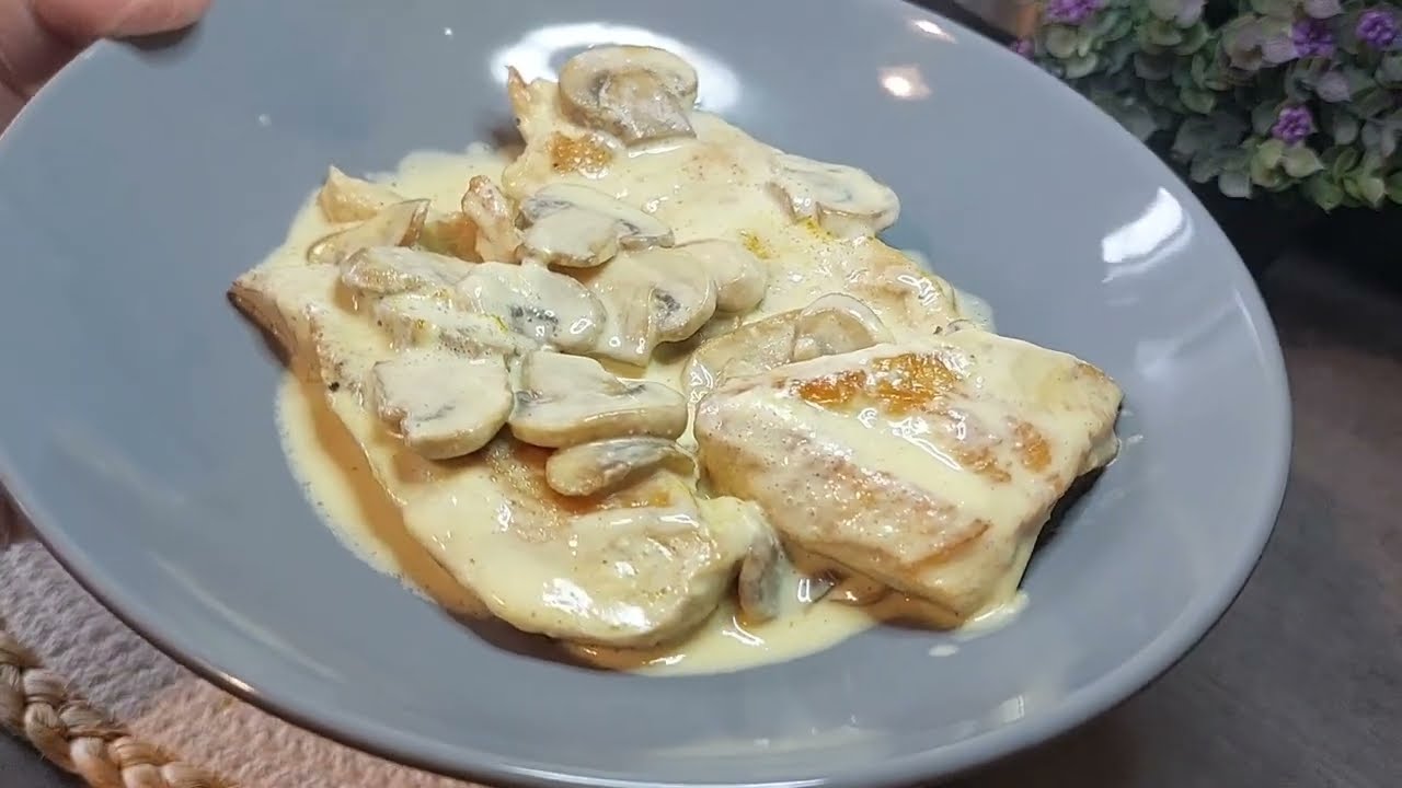 Fileto pule me kërpudha e pana , receta që kenaq gjithë familjen