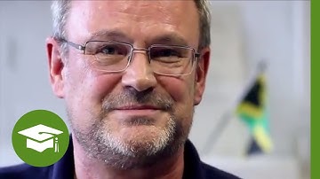 Rocker Turned Professor Flips his Course to Put Students on Stage