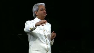 Benny Hinn sings &quot;HE TOUCHED ME&quot;