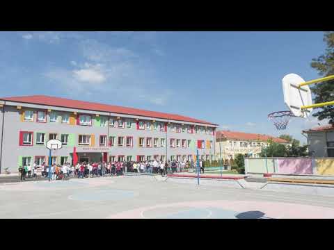 Video: Kur Do Të Hyjë Në Fuqi Ligji Për Fitimin E Parave Nga Shkollat e Mesme Në Rusi?