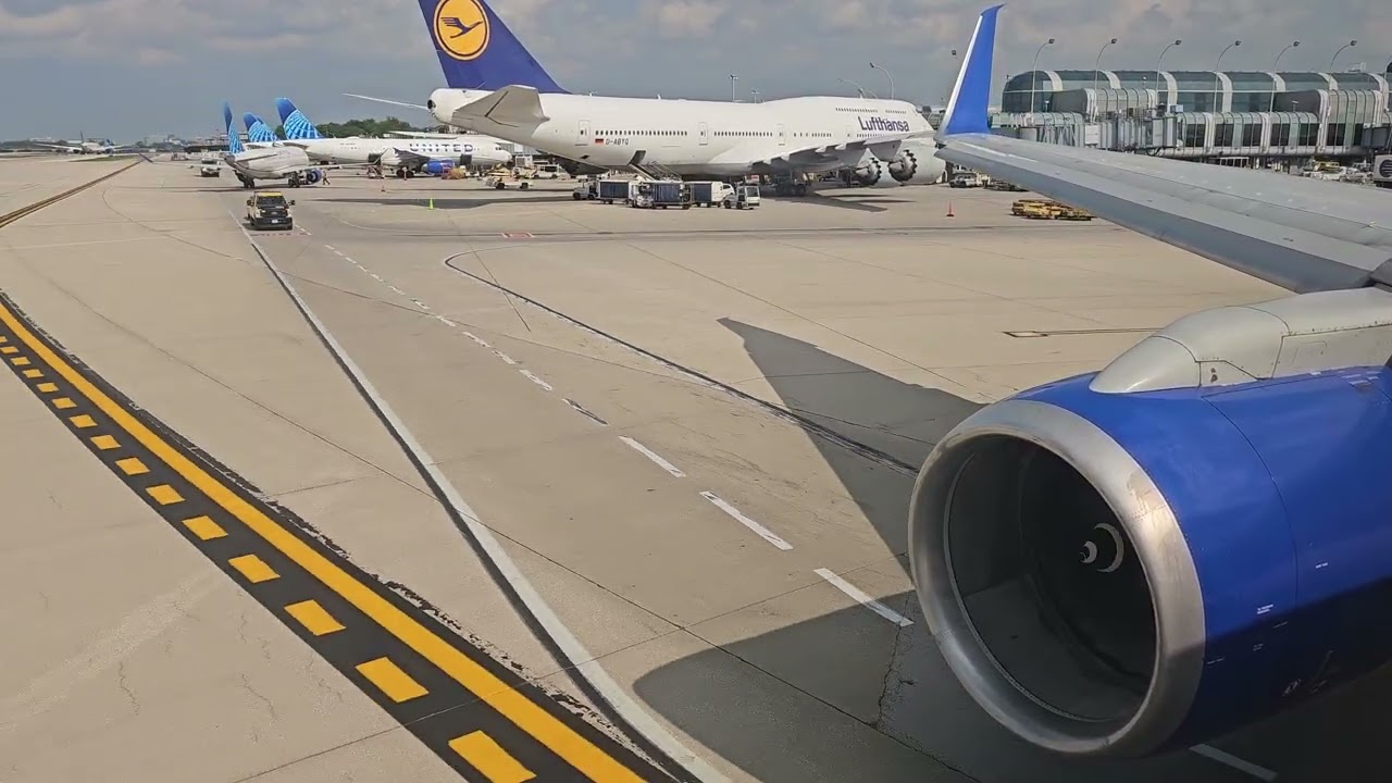 United Airlines Boeing 757-224 (N17139) UA1068 ORD-IAD