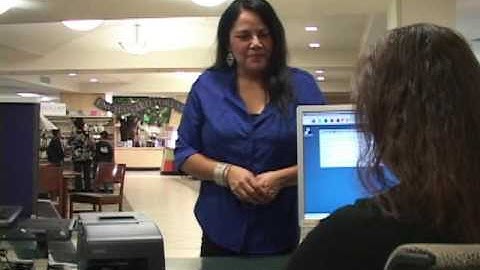 Getting a Library Card (Spanish)