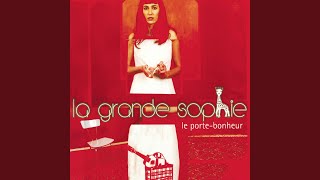 Video thumbnail of "La Grande Sophie - These Boots Are Made for Walkin'"