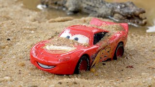 Funny stories about disney cars | Construction vehicles were rescued by cranes