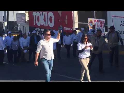 Arranca el desfile por el Día del Trabajo - YouTube