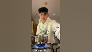 Kyle Thomas 💙 how to make sea salt!! 🌊 #kylethomas #shorts