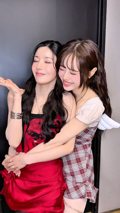 I wanna! she wanna! Kiss a kitty🐈‍⬛❤ with #권은비 #CHUU #츄 #Kissakitty #KWONEUNBI @KWONEUNBI