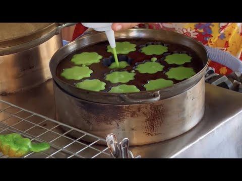 Famous Thai Dessert You Should Try | Kanom Krok Singapore | Thai Pandan Pancake | Street Food