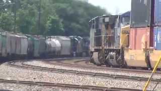 CSX Q157 Train Goes Around The Bend