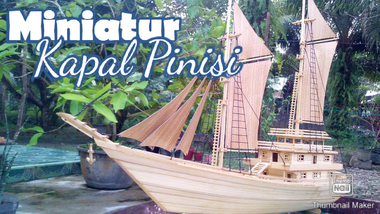 Membuat miniatur kapal pinisi dari bahan bambu Making a 