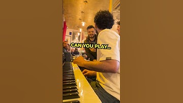 This woman started singing ADELE in a restaurant, her voice was INSANE 🤯😍