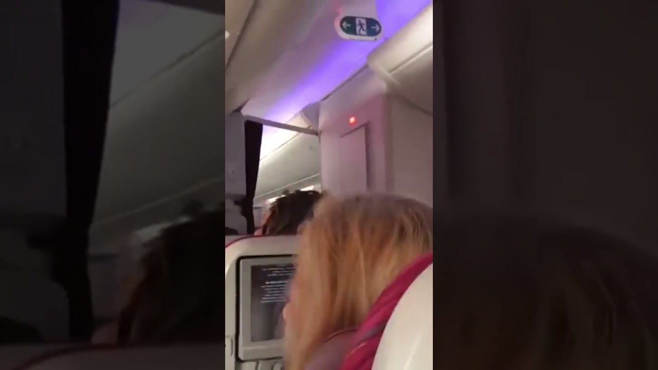 Shocking Footage: Pilots Forced to Abort Landing in 80MPH Storm Turbulence 