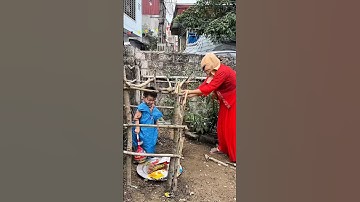 cậu bé đáng thương đói bụng bị kẻ xấu lừa bắt cóc may mắn gặp được anh trai tốt #shorts