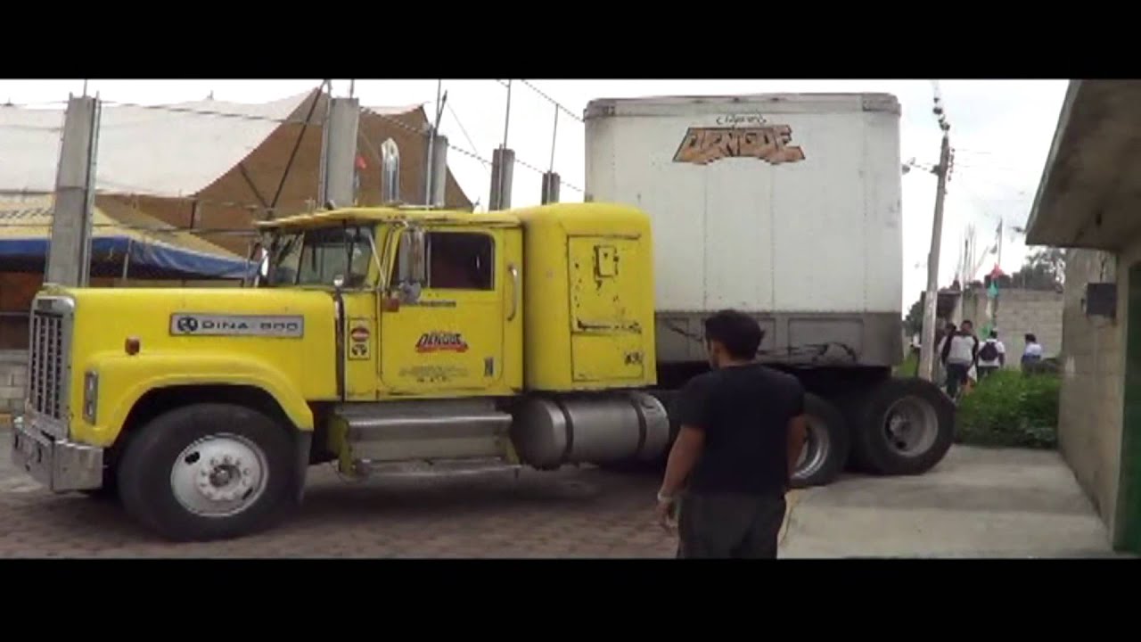 SONIDO SUPER DENGUE LLEGANDO A SAN PEDRO ATLIXCO.  BAILE DE FERIA CEMENTERIOS GRAN FAMILIA MEXICANA