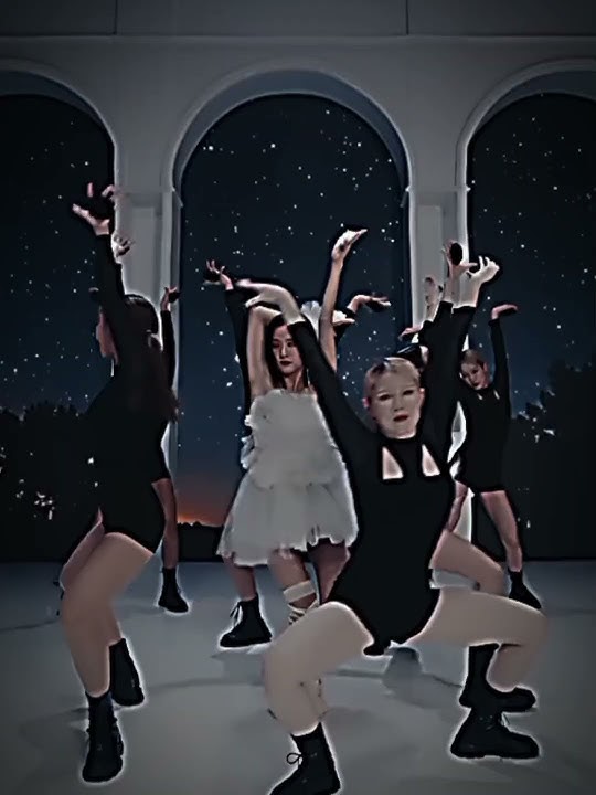on the floor 😩#jisoo#blackpink#fypシ#viral#shorts#edit