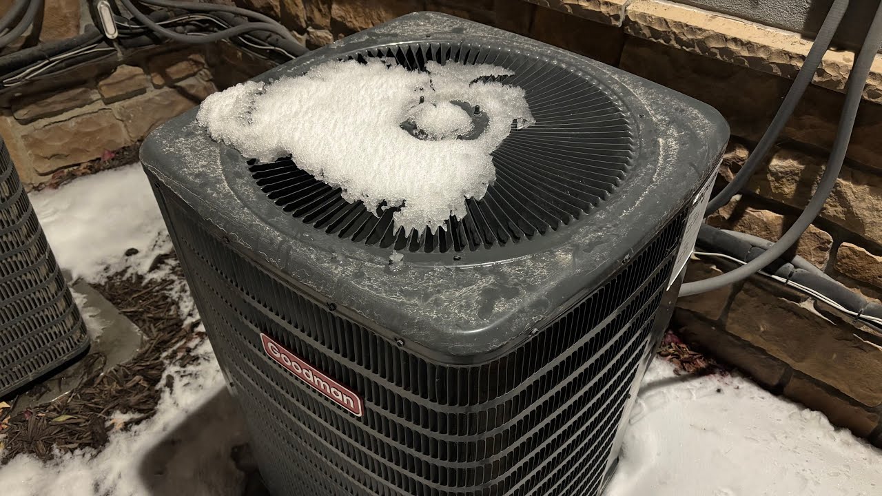 2020 Goodman GSZ14 4 ton heat pump defrosting! (With steam!)