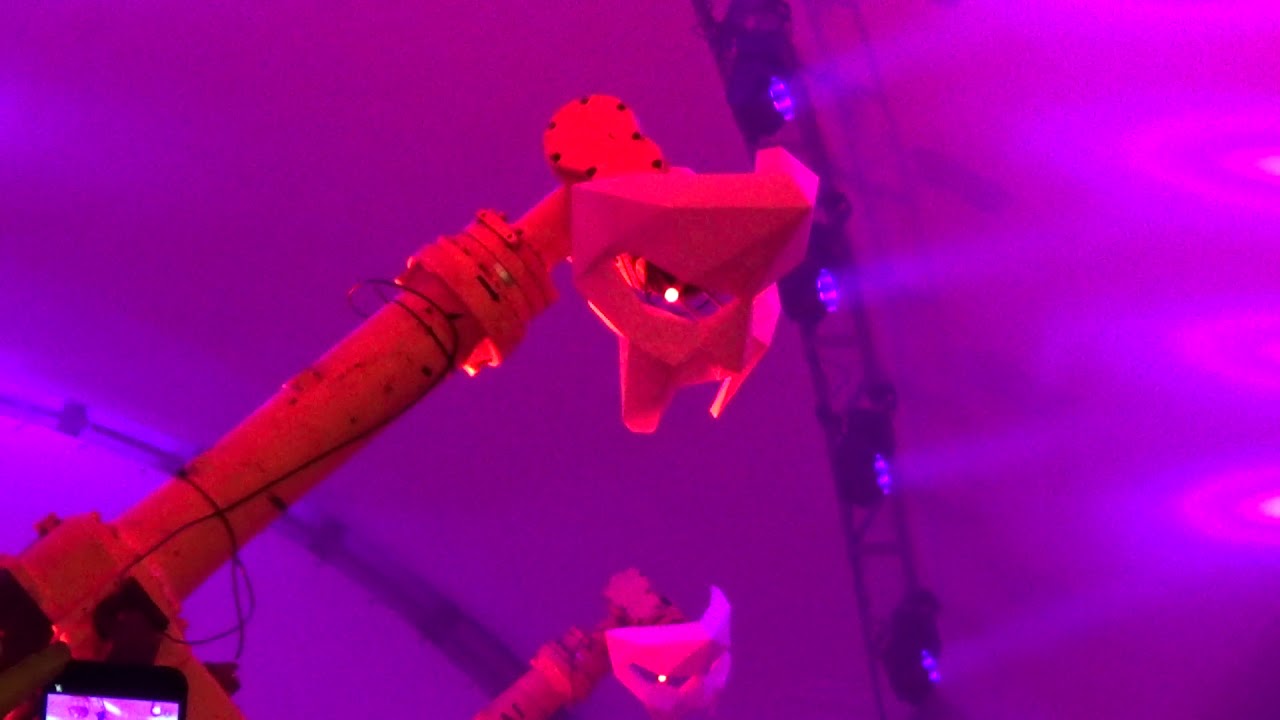 2018-11-04 Роботы, они заполонили всю планету