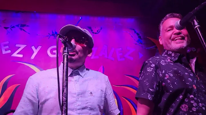 LOS HERMANOS " DE LEON" CANTAN RAY BAYONA & PETE P...