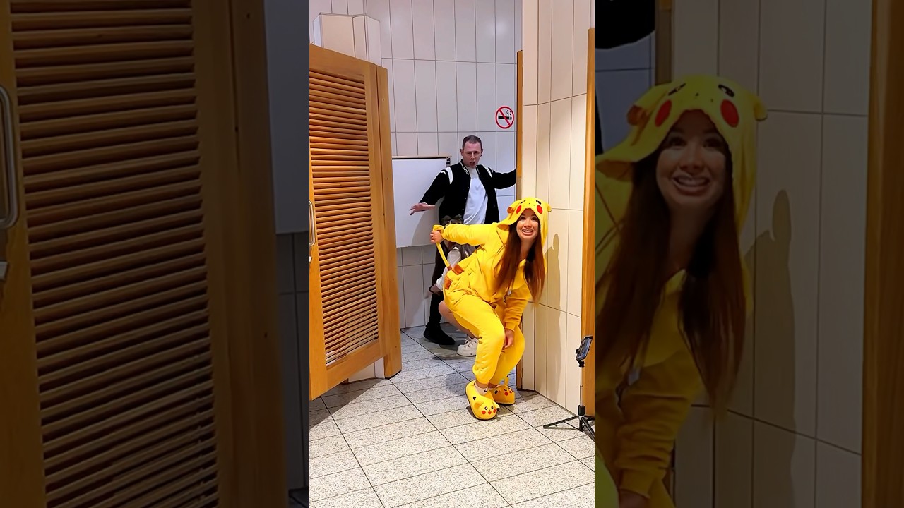 Aren't they ashamed of not helping me zip up? 🥲🤦🏻‍♀️ LA ELVÍRA 