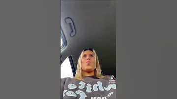 Hot Girl Farts In Locked Car 