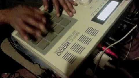 Nashid77: MPC2000 Piano Solo