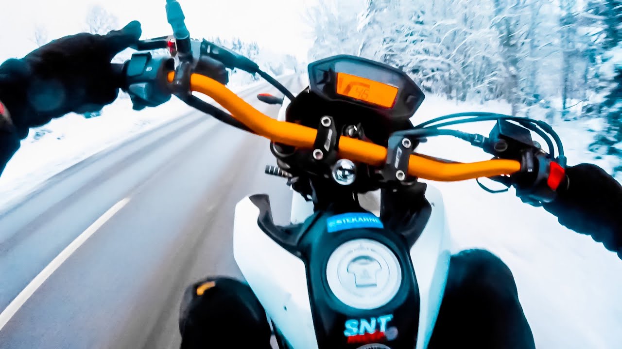 Can you do wheelies in the Snow? Snow Drifitng and Wheelies YouTube