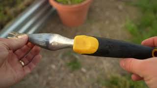 Fiskars Ergo Scratch Garden Weeder Review: Excellent for Removing Dandelions and Weeds