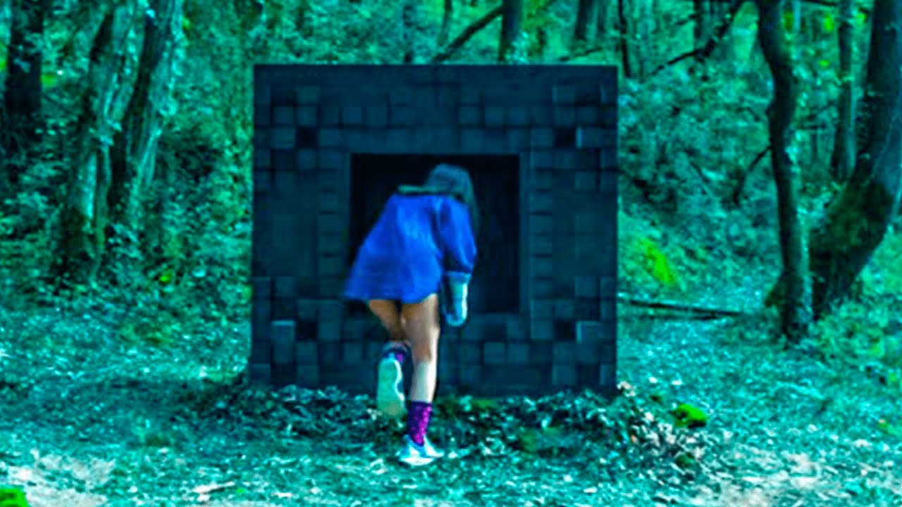 Она находит куб, который доставляет сообщения от ее будущего «я ...